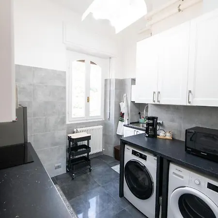 Bella Alda Beautiful Castle Penthouse 公寓