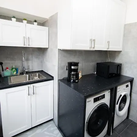 Lägenhet Bella Alda Beautiful Castle Penthouse *