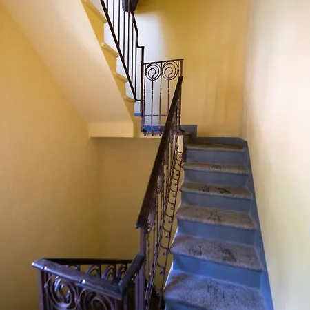 Bella Alda Beautiful Castle Penthouse Apartament