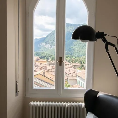 Bella Alda Beautiful Castle Penthouse 公寓