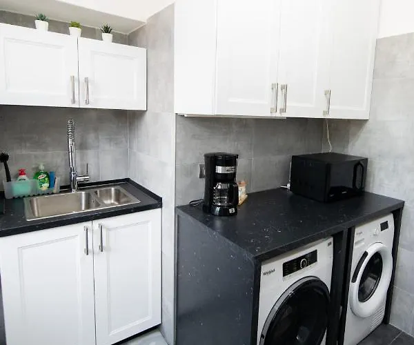 Διαμέρισμα Bella Alda Beautiful Castle Penthouse *