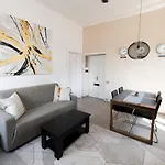 アパート Bella Alda Beautiful Castle Penthouse *